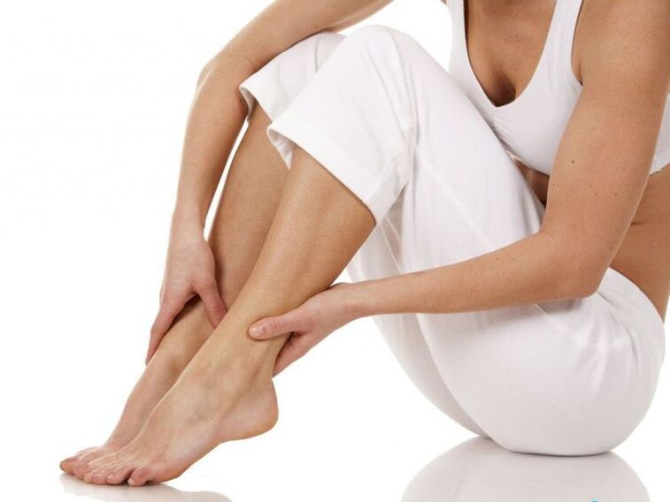 Symptome von Krampfadern an den Beinen